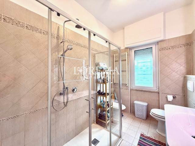 bagno primo piano