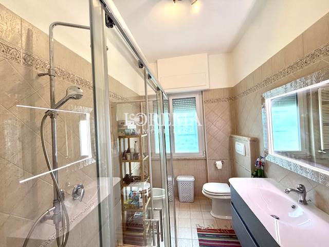 bagno primo piano