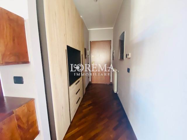 ingresso con armadio a muro